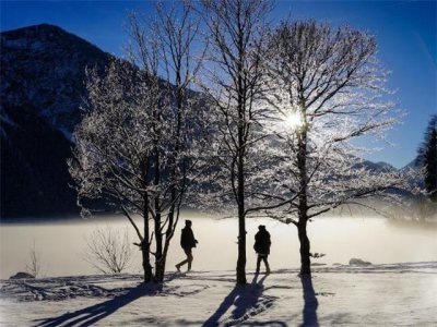 ​春雪发朋友圈的精美句子（30句下春雪文案短句干净）